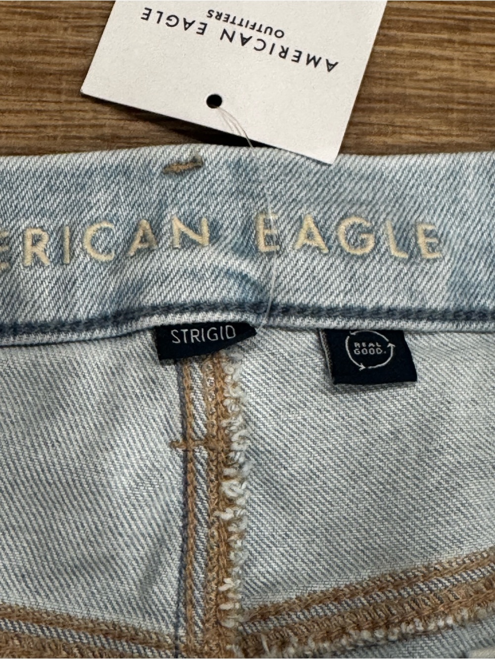 NWT American Eagle Curvy Relaxed High-Rise Denim Shorts Light Wash Size 14 (32W) - Picture 6 of 6